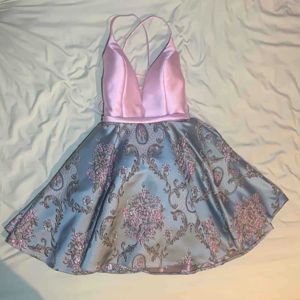 Alyce Paris Short Light Pink Top with a Sea Salt Green Bottom Dress; Size 6